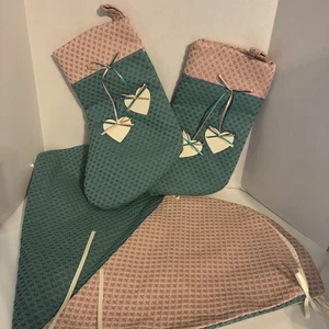 Vintage Quilted Christmas Tree Skirt And Stockings Winter Holiday Teal And Pink - Picture 1 of 15