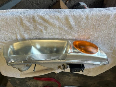 Оригинальная передняя фара для правостороннего пассажира Saturn Sl2 2000 2001 2002 годов выпуска с кронштейном - Изображение 1 из 4