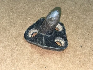 Corvette deck lid alignment pin Left LH 63-68,69,70,71,72,73,74,75 - Bild 1 von 3