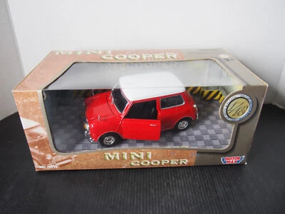 MotorMax Mini Cooper Red and White 1:18 73113 In Box - Image 1 of 4