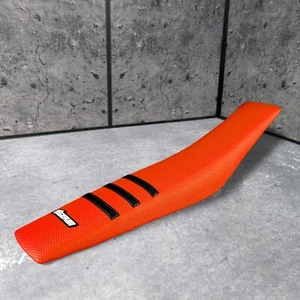 Pokrowiec na siedzenie KTM SX SXf XC XC XC-f 2011-2015 EXC EXC-F XC-W 2012-2016 Ribbed Grip - Zdjęcie 1 z 12