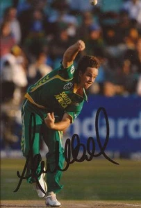 SOUTH AFRICA: ALBIE MORKEL SIGNED 6x4 ODI ACTION PHOTO+COA - Picture 1 of 1