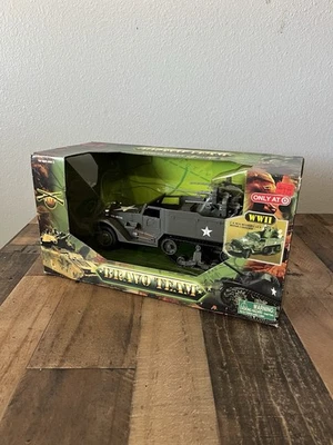 Forces of Valor - Bravo Team WWII U.S. M16 Multiple Gun Motor Carriage 1:18 - Image 1 of 4