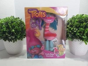 Trolls DreamWorks Cooper Mega Llavero Clip-On Peluche Juguete 💙 NUEVO - Imagen 1 de 4