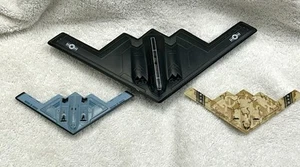 Northrop Grumman B2 Lotto di 3 Giocattoli Stealth Bomber (SH6) - Foto 1 di 8