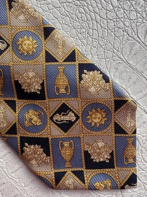 Gravata Burberrys London vintage seda italiana urna grega deusa do sol 3,5” X 60,5” - Imagem 1 de 4