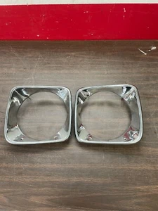 1975-77 FORD GRANADA MERCURY MONARCH LH & RH HEADLIGHT LAMP BEZELS PAIR 122 - Picture 1 of 4