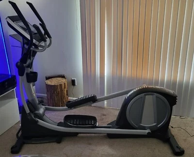 NordicTrack SpaceSaver SE9i elíptica - negra (NTEL14416) - ligeramente usada Foto 1 de 4