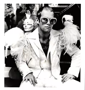 Elton John unique set of 14 press & publicity photographs by Terry O’Neill - Imagen 1 de 13