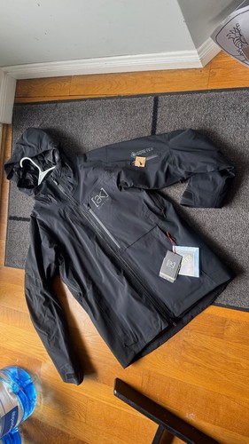 Foto 1 di 12