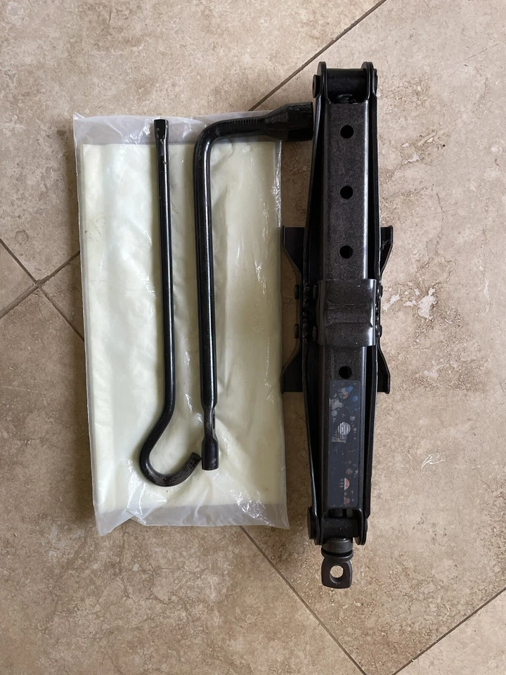 Gato de neumático Honda Odyssey 1999-2000-2001-2002-2003-2004 con herramientas OEM Foto 1 de 4