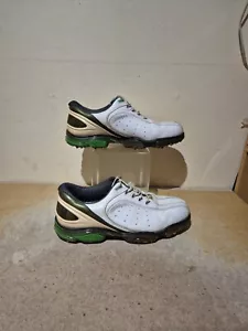 FootJoy Scarpe da Golf Uomo Taglia 9.5 FJ Sport Laser Verde Bianco Tacchetti in Pelle (K7) - Foto 1 di 14