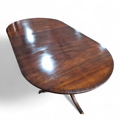 Mahogany Extending Dining Table 4 - 6 seater antique style pedestal table - Image 1 of 4