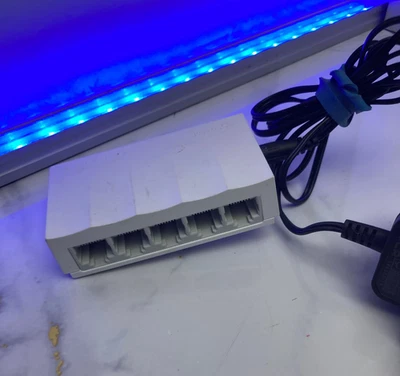 TP-Link LS1005 5 Port Desktop Switch #4 - Image 1 of 3
