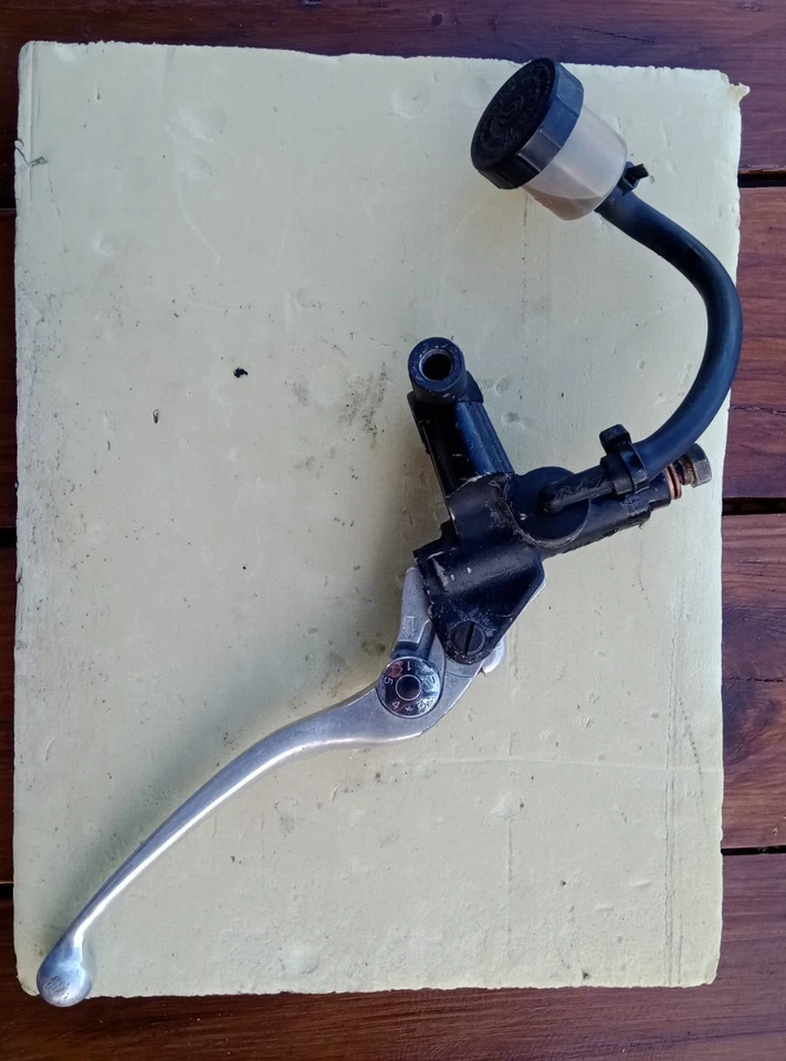 NISSIN POMPA FRENO ANTERIORE ASSIALE Ø14 LEVA ALU - Immagine 1 di 1