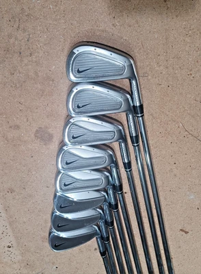 Juego de varillas flexibles rígidas de acero Nike Pro Combo hierro forjado 4-PW para diestros * Foto 1 de 4