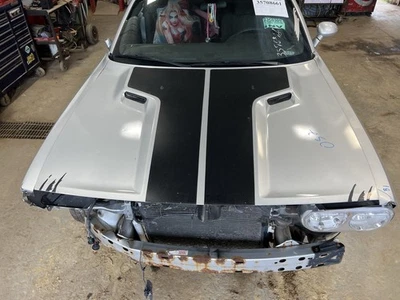 08-14 DODGE CHALLENGE CAPÔ DIANTEIRO CINZA PS2 - Imagem 1 de 4