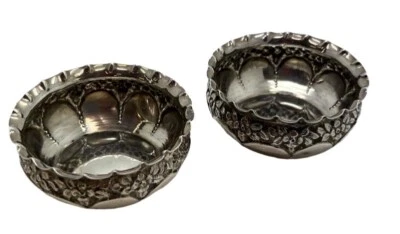 Par de platos redondos de plata esterlina Birmingham 1890 VB&S Foto 1 de 4