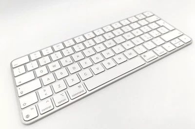 Apple Magic Keyboard – Italienisch (QWERTY), Weiß MK2A3T/A - Bild 1 von 3