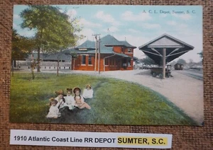 ptd: 1910 Atlantic Coast Line RR DEPOT SUMTER, S.C. Postkarte LITHO mit Kindern - Bild 1 von 4