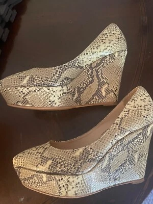 Cuña plataforma cuero estampado animal Loeffler Randall para mujer beige talla 8 Foto 1 de 4