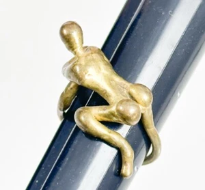 SZ ~4.25 Vintage MCM “BIG BUTT” Erotica Erotic Brutalist Brass Pinky Ring Unique - Picture 1 of 13