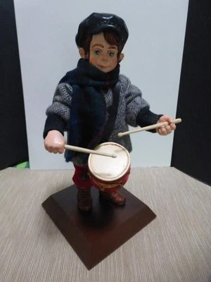 SIMPICH LITTLE DRUMMER BOY CHRISTMAS CAROLER  CHARACTER DOLL 1995 - Image 1 of 4