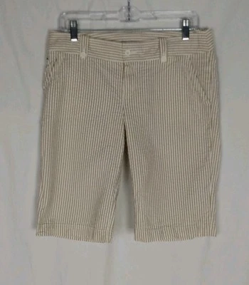 Bermudas Seersucker blancas tostadas talla 40/10 LACOSTE Francia para mujer Foto 1 de 4