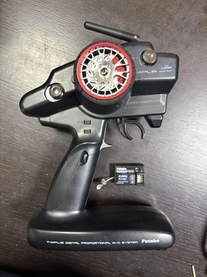 Radio Futaba 4Pls con receptor R203Gf 4 canales transmisor radiocontrol superficie coche y Foto 1 de 3