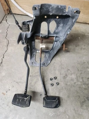 1987-1991 Ford F150 F250 F350 Bronco Brake Clutch Pedal Assembly OEM  - Image 1 of 4