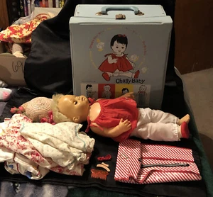 VINTAGE 1962 MATTEL CHATTY BABY DOLL WITH BLUE CASE AND CLOTHES READ! - Picture 1 of 12