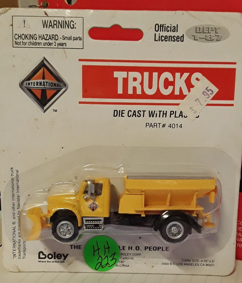 Boley HO/1:87 Scale Yellow International Salt Truck w/front blade (HH-223 - Image 1 of 1