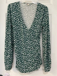 Boden 10 Faux Wickel Langarm Bluse Damen 14 grün weiß geblümt langarm - Bild 1 von 12