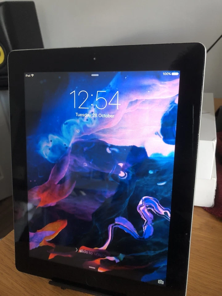 Apple iPad 2 9.7in 32GB Wi-Fi Tablet - Black - Image 1 of 4