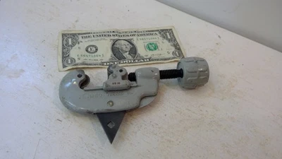 Genuine Ridgid No. 10 Tubing Cutter, Used, Great Condition - Image 1 of 4
