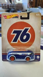 2024 Hot Wheels 76 Haulin' Gas Union Bus in Blue W/ RR - Picture 1 of 3