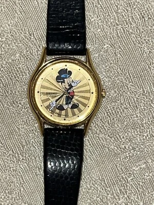 Reloj calendario de cuarzo retro Seiko Mickey Mouse sombrero de copa Starburst coleccionista Foto 1 de 4