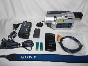 READ DESCRIPTION Sony DCR-TRV720 Digital8 HI8 8mm Video8 Camcorder VCR Player - Picture 1 of 6