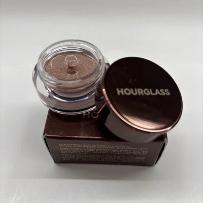 HOURGLASS ❤️ Scattered Light GLITTER EYESHADOW .12 oz/3.5 SHADE: AURA - Image 1 of 4