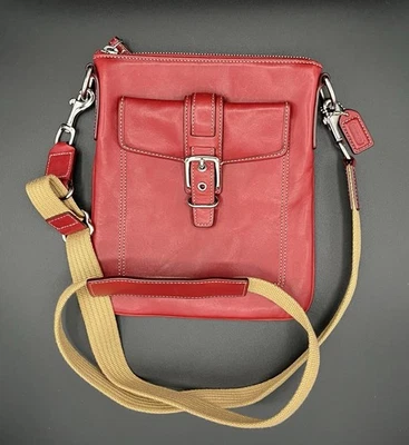 Bolso Bandolera COACH Vintage Cuero Rojo Plateado Herrajes Foto 1 de 4