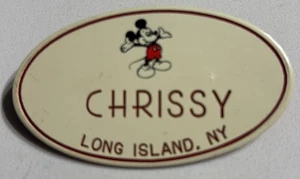 Vintage Walt Disney Darsteller "Chrissy" Namensschild Abzeichen Mickey Mouse - Bild 1 von 5