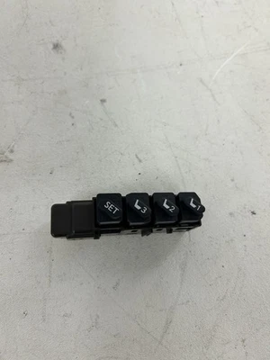 Lexus RC300 RC350 2015-2024 Interruptor de control de asiento de memoria puerta del lado del conductor izquierda OEM Foto 1 de 4