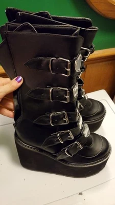 Botas de plataforma Demonia Swing 230 negras cuero vegano gótico Foto 1 de 4
