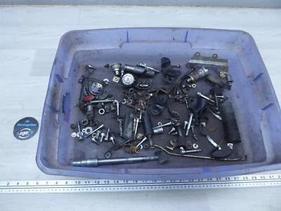 Honda V45 Magna 1983 VF750 H1463. pernos misc Foto 1 de 4