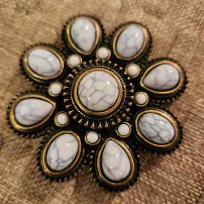 Broche colgante Premier Designs latón mate envejecido acrílico imitación mármol Foto 1 de 4