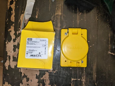 Hubbell HBL67W76 Wiring Device - Yellow - Image 1 of 4