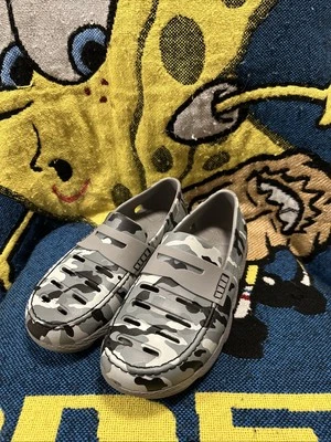 Mocassim masculino Cole Haan Zerogrand Grand 4 ZG tamanho 8 camuflado preto cinza slip on - Imagem 1 de 4