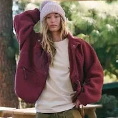 全新带标签 Free People Hit The Slopes 抓绒夹克勃艮第 MSRP $178 M 码 Hatch — 第 1/4 张图片
