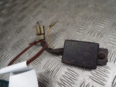 Caja de fusibles Kawasaki GPZ305 GPZ 305  Foto 1 de 4