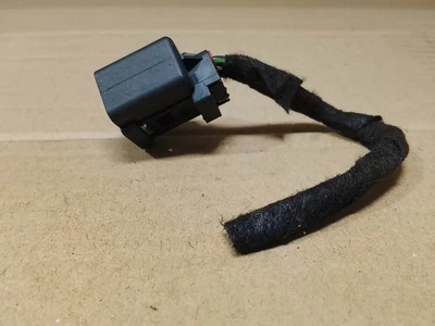 Range Rover L322 3.6 right front door electric window regulator motor connector  - Image 1 of 4